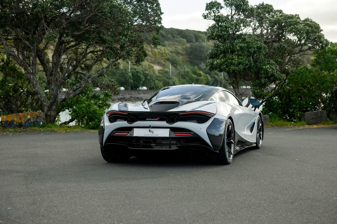 2018 McLaren 720S - Image 7 of 21