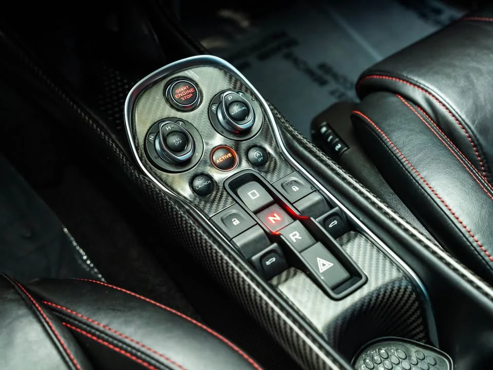 2018 McLaren 570GT - Image 15 of 17