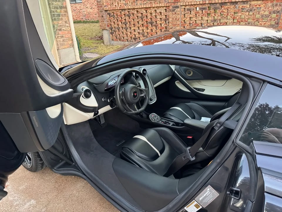 2018 McLaren 570GT - Image 12 of 17