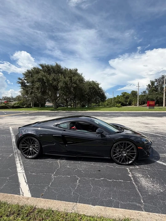 2018 McLaren 570GT - Image 7 of 15