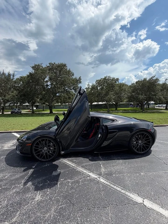 2018 McLaren 570GT - Image 4 of 15