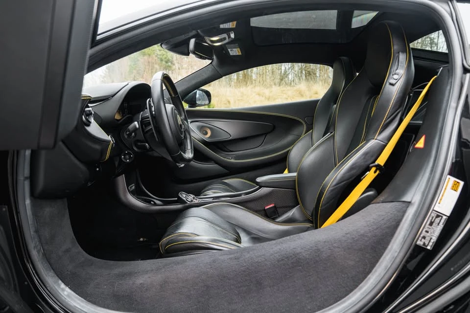 2018 McLaren 570GT - Image 10 of 19