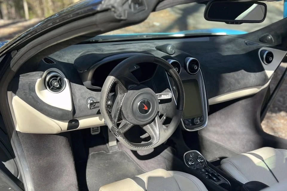 2018 McLaren 570S - Image 15 of 16