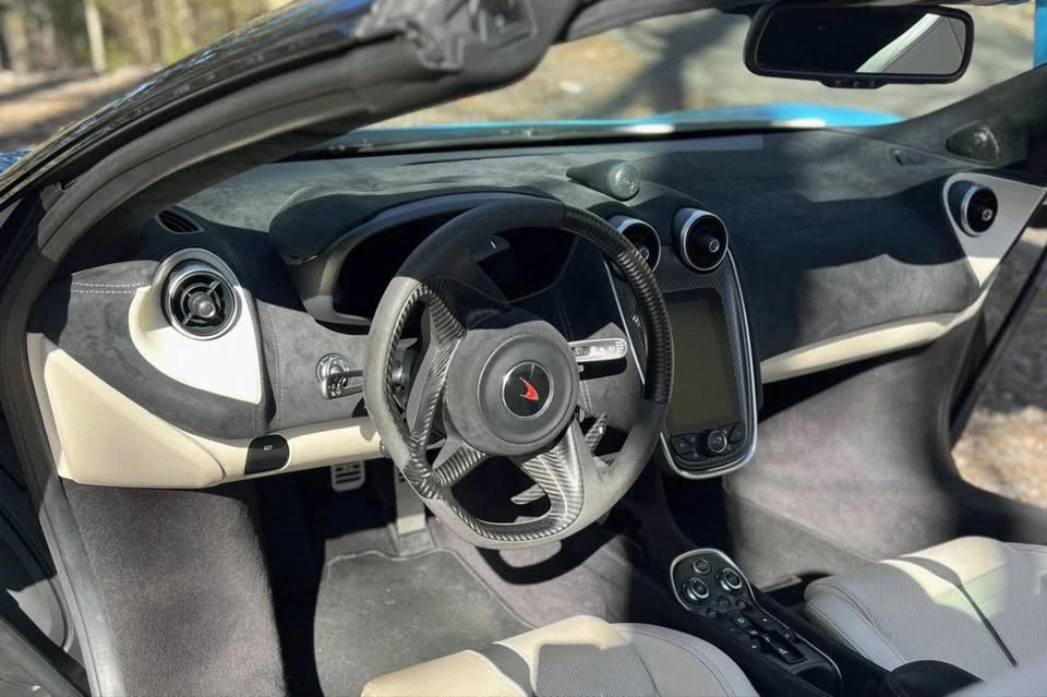2018 McLaren 570S - Image 11 of 13