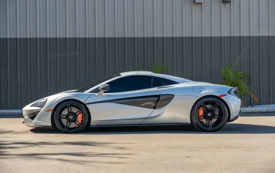 2018 McLaren 570S - Image 2 of 20