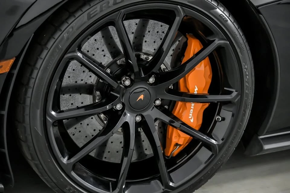2018 McLaren 570S - Image 17 of 18