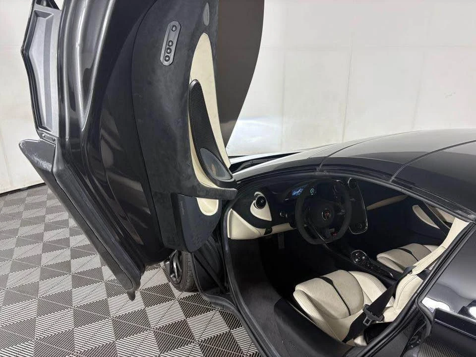 2018 McLaren 570S - Image 4 of 4