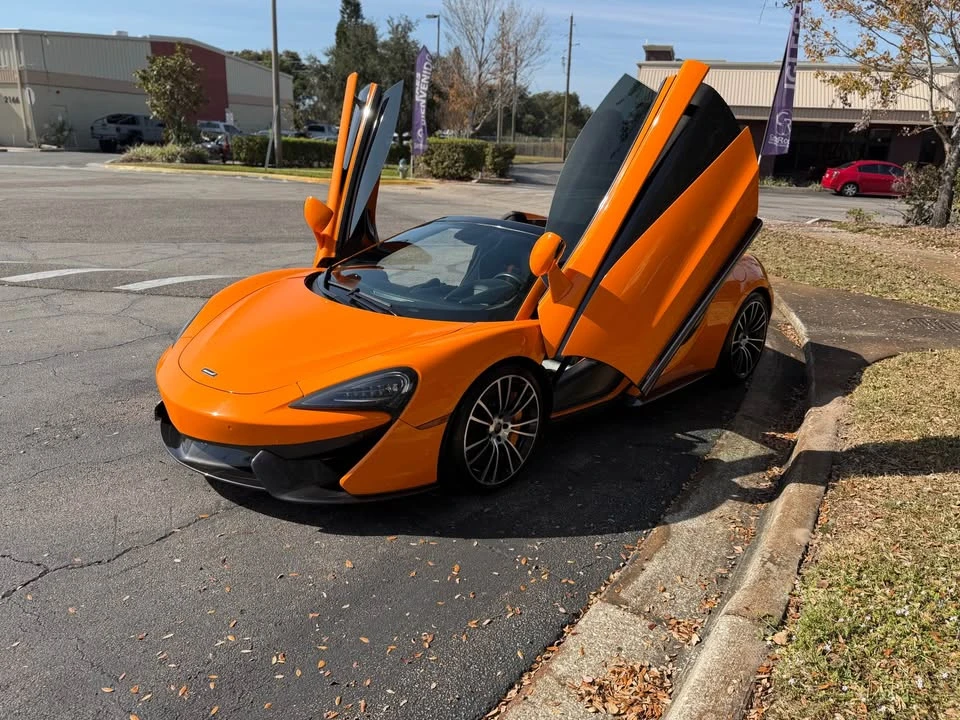 2018 McLaren 570S - Image 2 of 19