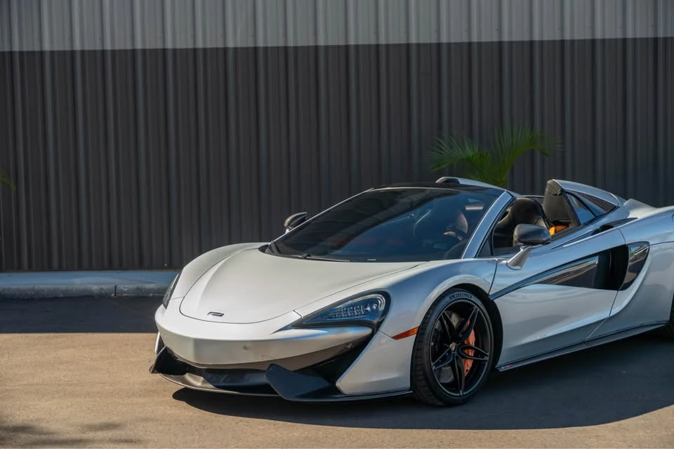 2018 McLaren 570S - Image 2 of 15