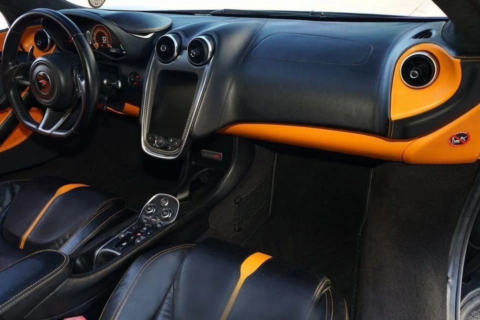 2018 McLaren 570S Spider - Image 12 of 17