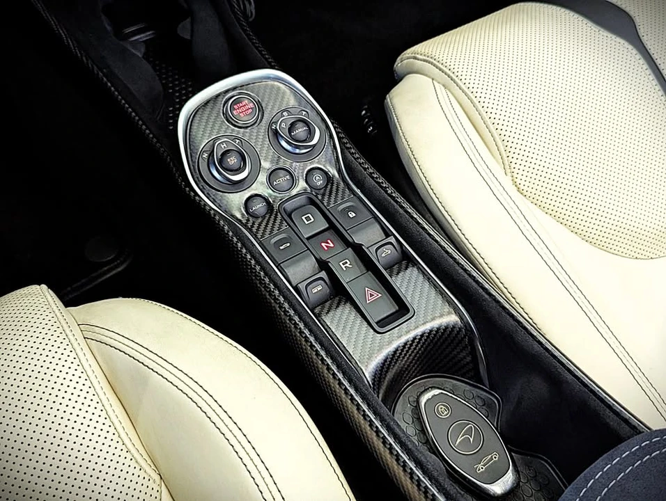 2018 McLaren 570S - Image 17 of 20