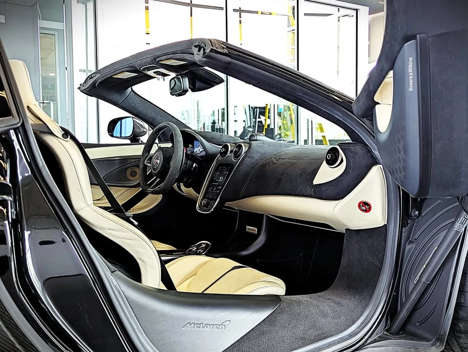 2018 McLaren 570S - Image 15 of 20