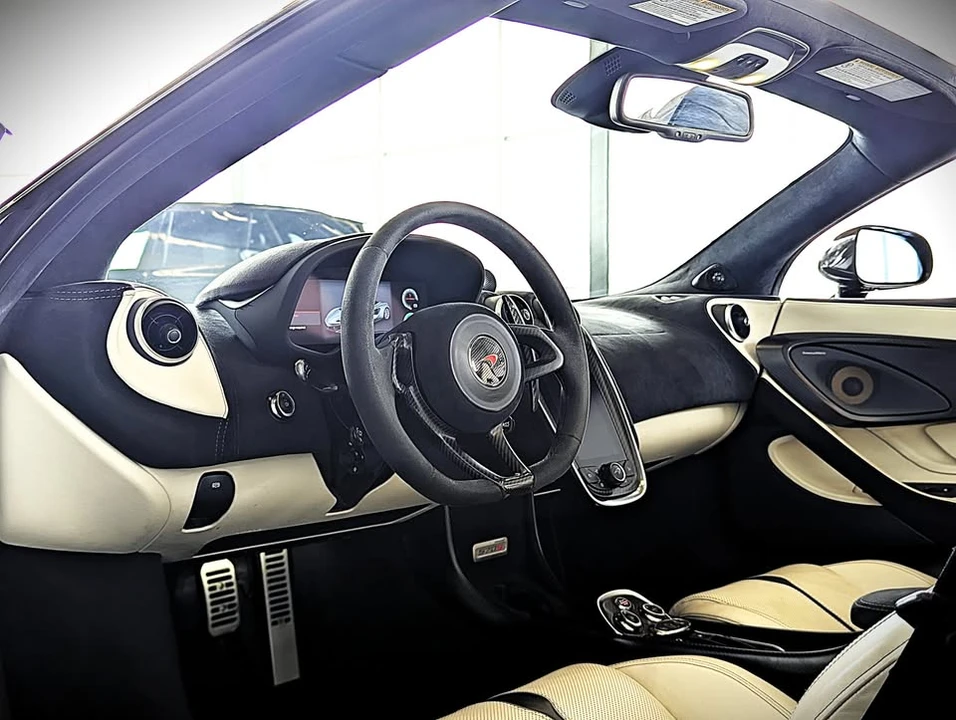 2018 McLaren 570S - Image 8 of 20