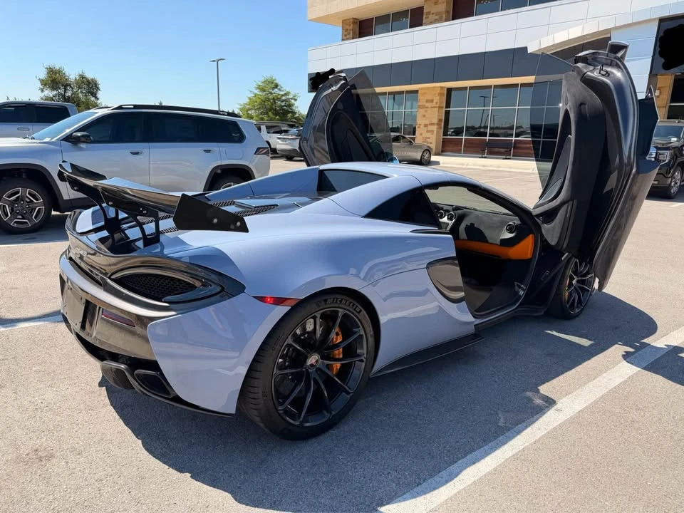 2018 McLaren 570S Spider - Image 11 of 16