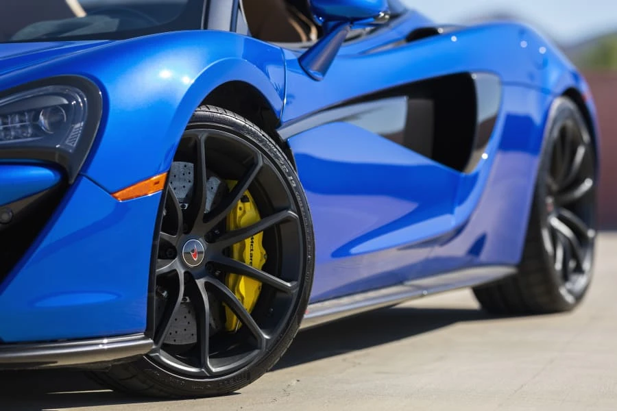 2018 McLaren 570S Spider - Image 16 of 29