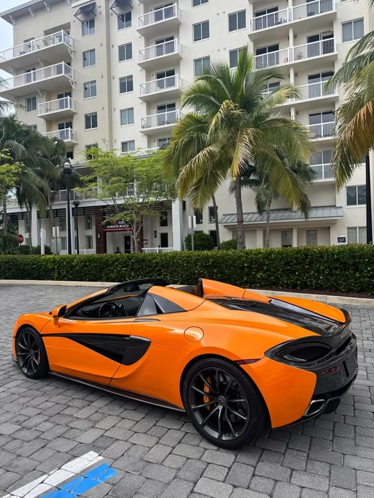 2018 McLaren 570S - Image 2 of 11