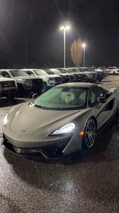 2018 McLaren 570S - Image 2 of 7