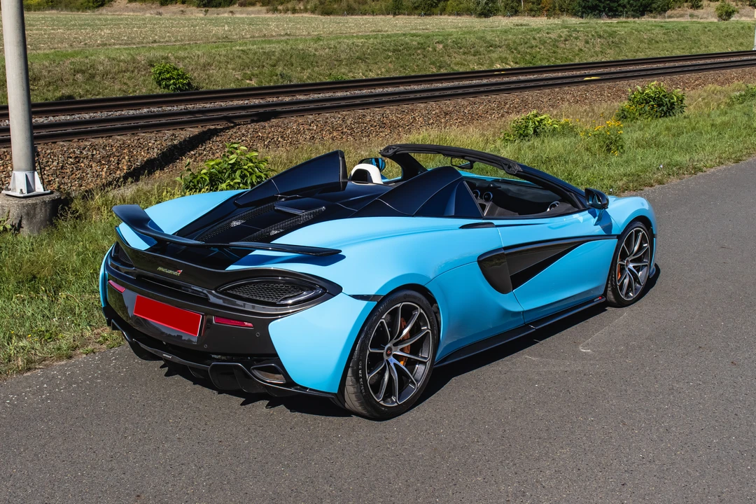 2018 McLaren 570S Spider - Image 13 of 31