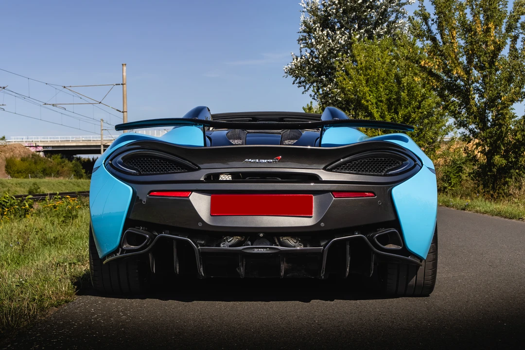 2018 McLaren 570S Spider - Image 14 of 31