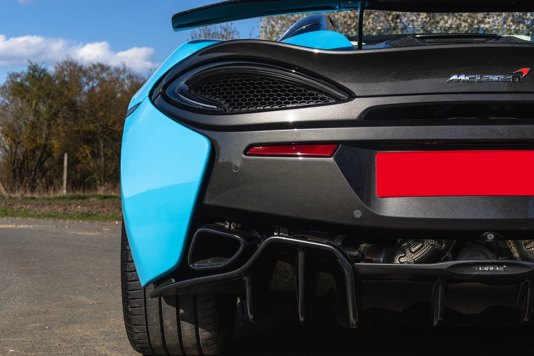 2018 McLaren 570S Spider - Image 23 of 31