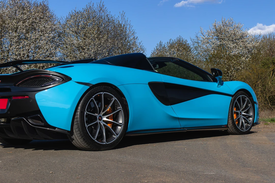2018 McLaren 570S Spider - Image 28 of 31