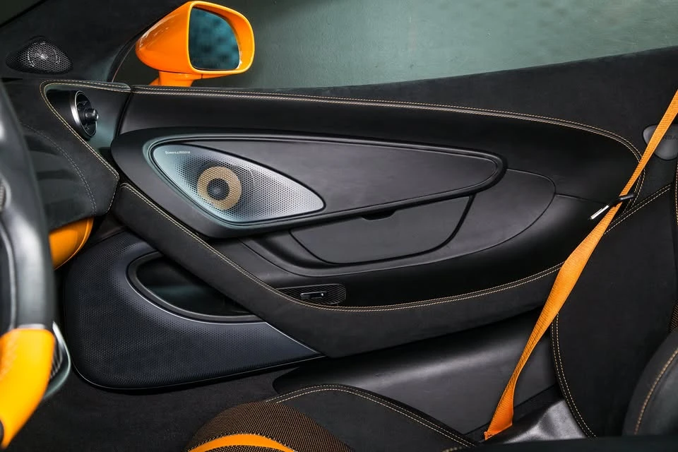 2018 McLaren 570S - Image 15 of 18