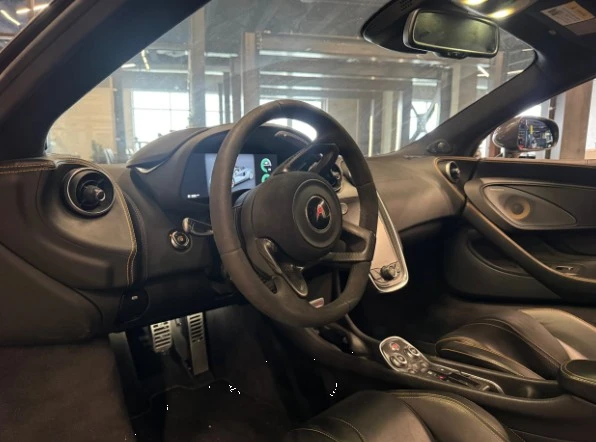2018 McLaren 570S - Image 4 of 5
