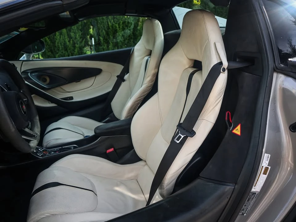 2018 McLaren 570S Spider - Image 14 of 20