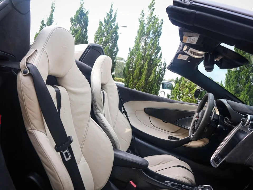2018 McLaren 570S Spider - Image 15 of 20