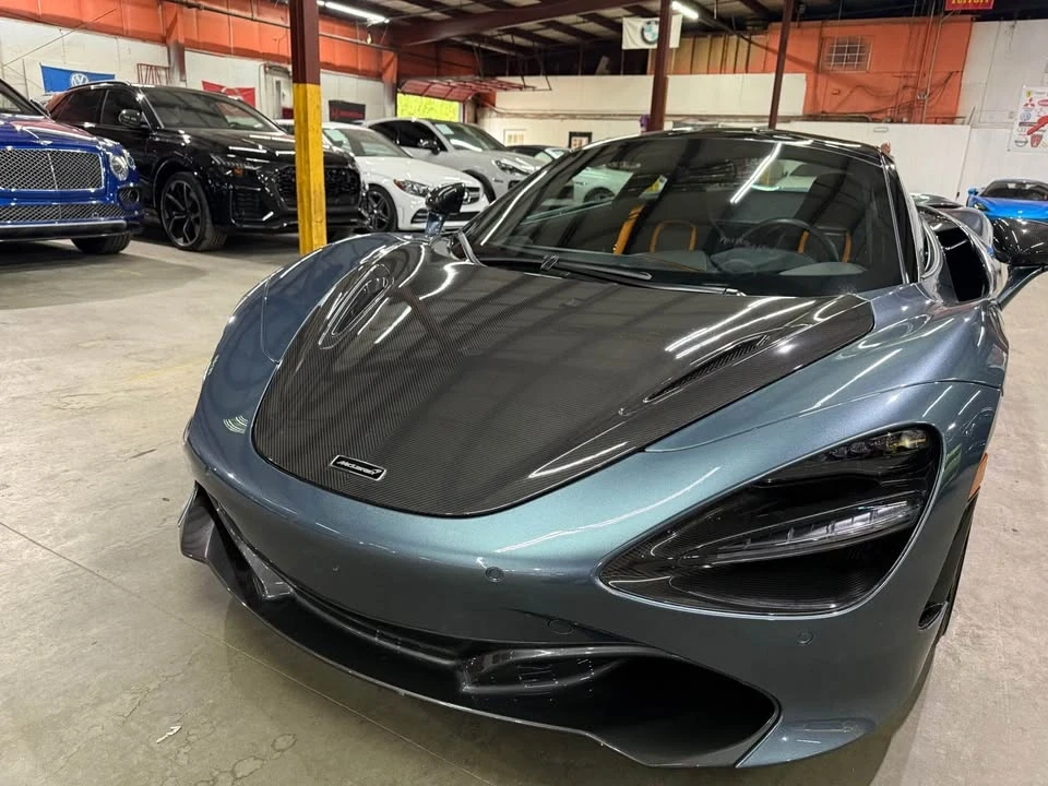 2018 McLaren 720S - Image 2 of 18