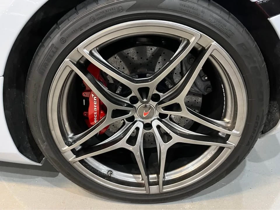 2018 McLaren 720S - Image 10 of 18