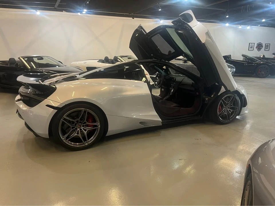 2018 McLaren 720S - Image 8 of 12