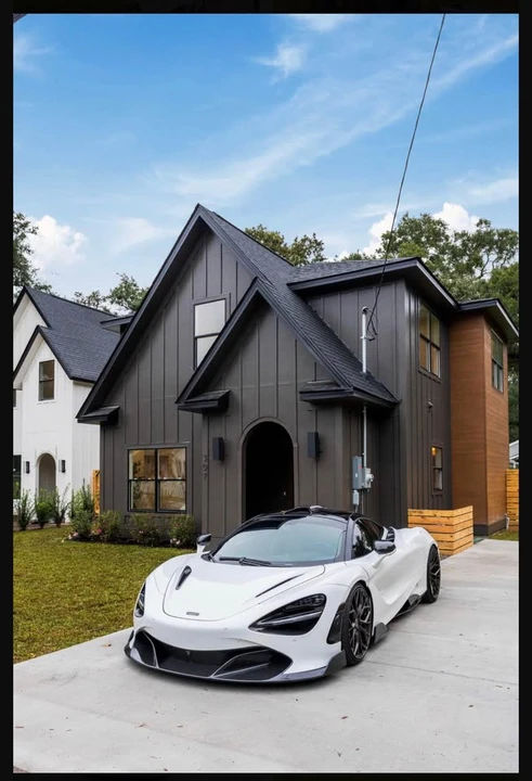 2018 McLaren 720S - Image 2 of 19