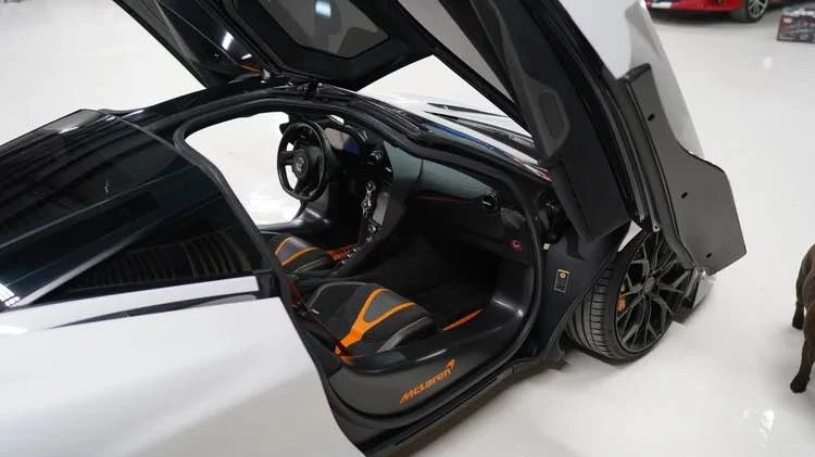 2018 McLaren 720S - Image 12 of 19