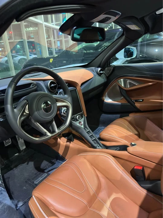 2018 McLaren 720S - Image 9 of 13