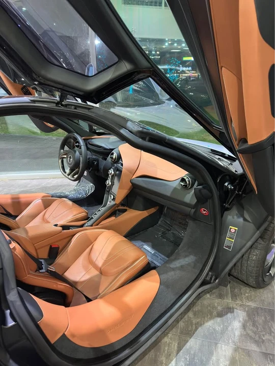 2018 McLaren 720S - Image 11 of 13