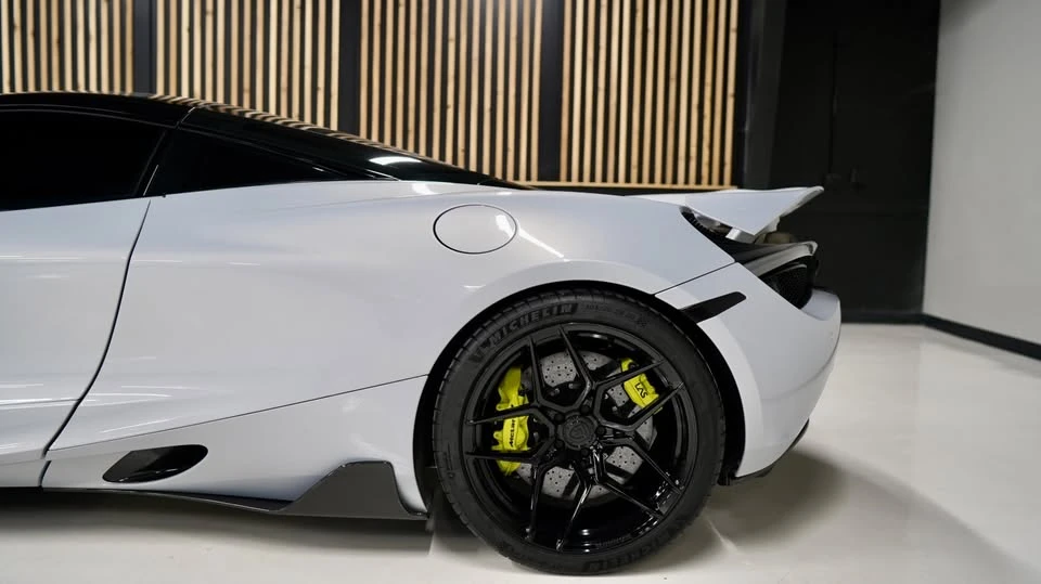 2018 McLaren 720S - Image 9 of 20