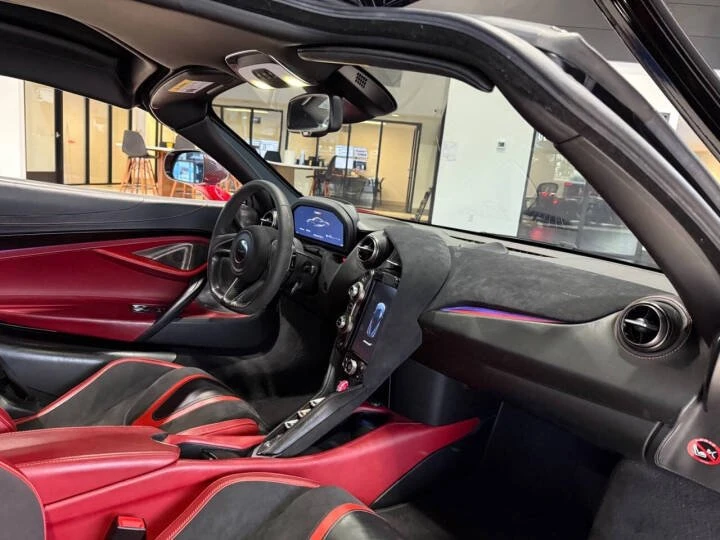 2018 McLaren 720S - Image 16 of 17