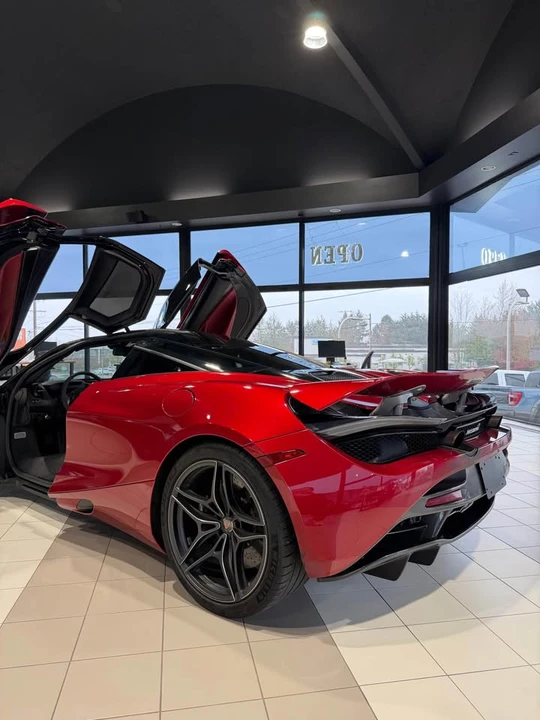 2018 McLaren 720S - Image 3 of 12