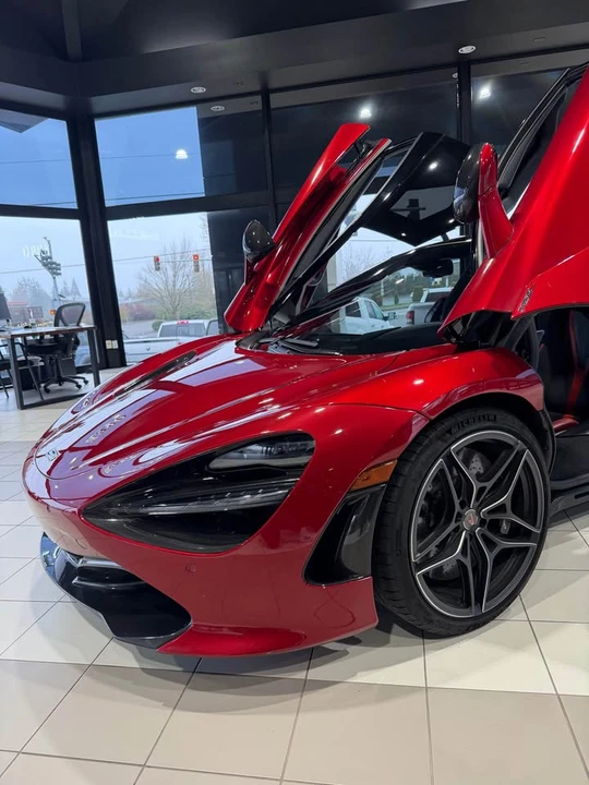 2018 McLaren 720S - Image 2 of 12