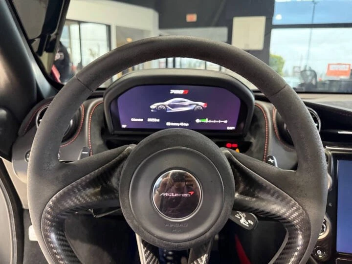 2018 McLaren 720S - Image 9 of 17