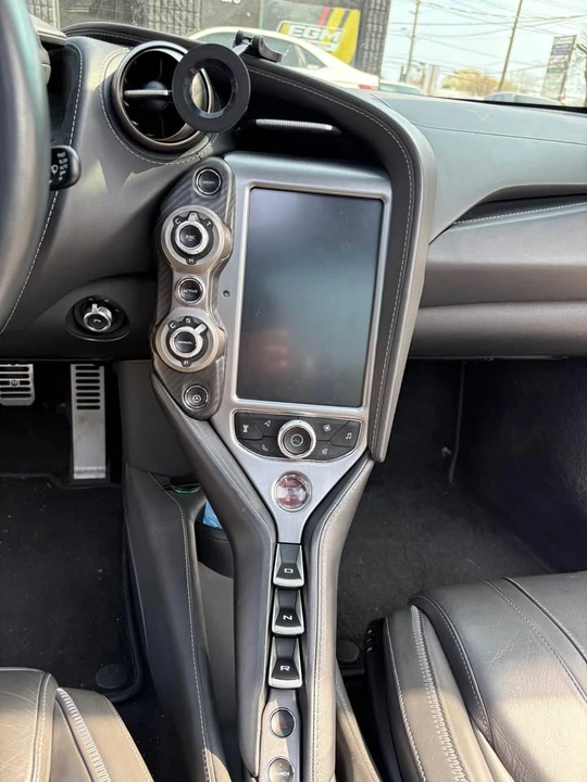 2018 McLaren 720S - Image 10 of 13