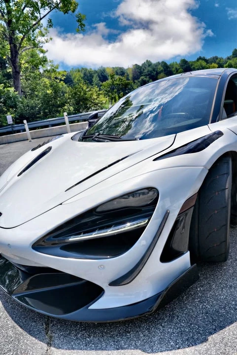 2018 McLaren 720S - Image 10 of 19