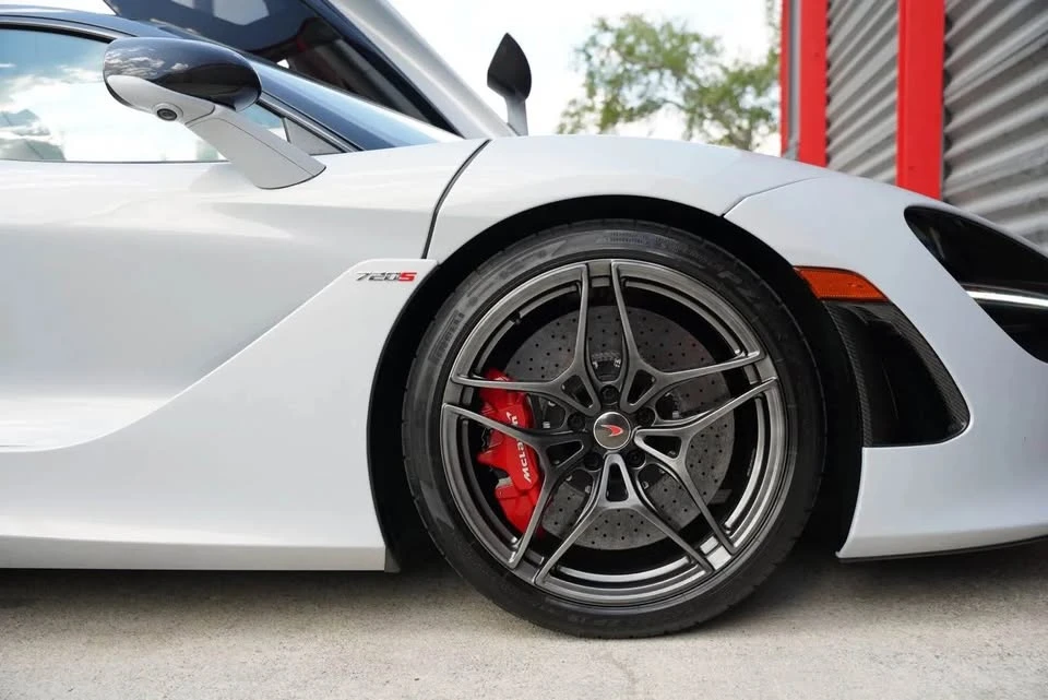 2018 McLaren 720S - Image 10 of 19