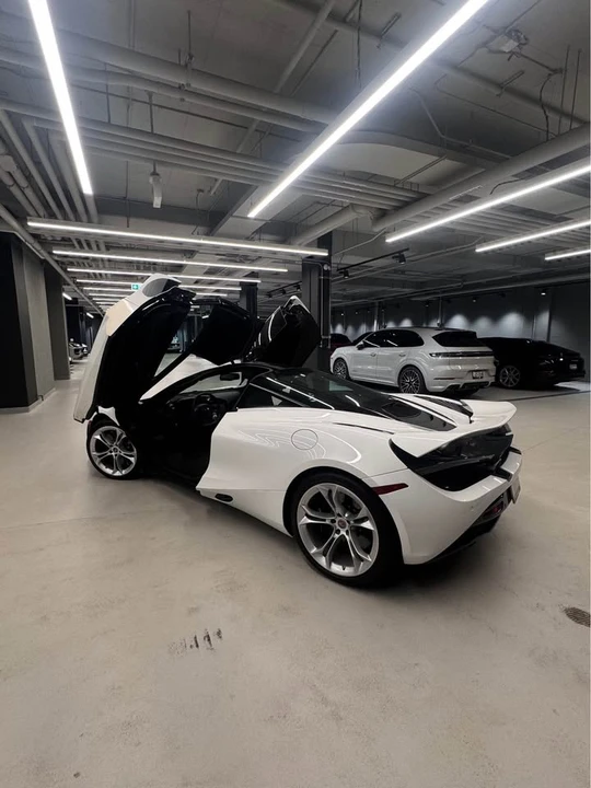 2018 McLaren 720S - Image 11 of 13