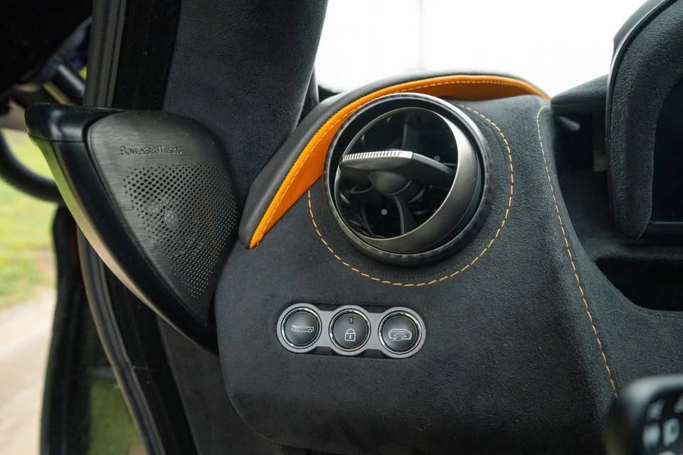 2018 McLaren 720S - Image 12 of 19