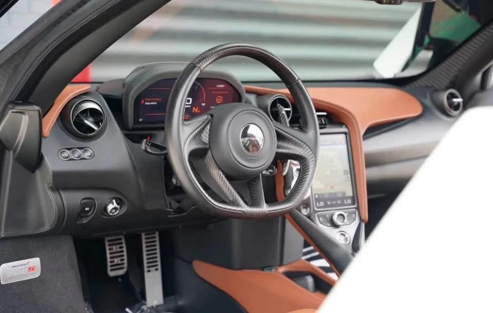 2018 McLaren 720S - Image 9 of 19