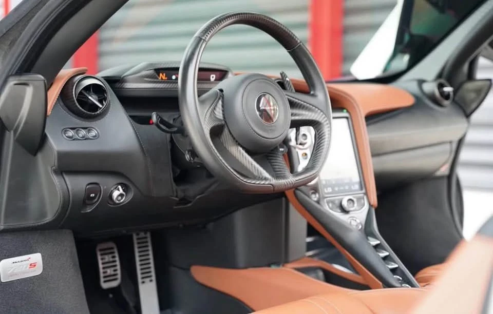 2018 McLaren 720S - Image 10 of 19