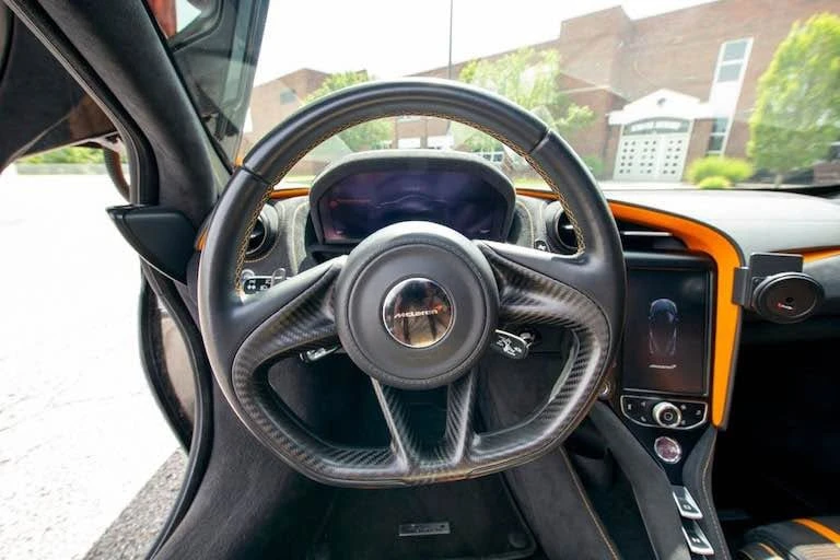 2018 McLaren 720S - Image 19 of 20