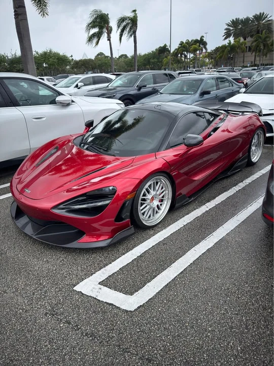 2018 McLaren 720S - Image 10 of 18